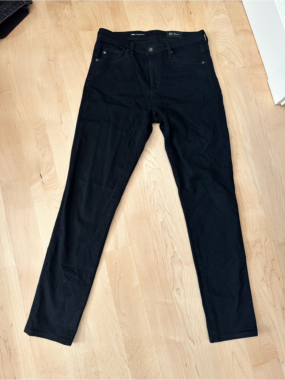 Ag Adriano Goldschmied Women's Straight Leg Jeans in Black
